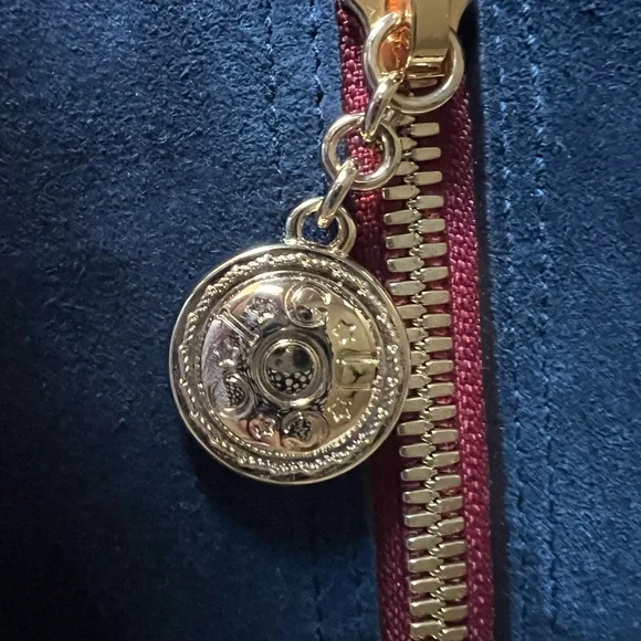 GUCCI Red Leather & Navy Suede Chain Strap Tote Bag. EUC!!!! No callouts!! - Picture 16 of 16